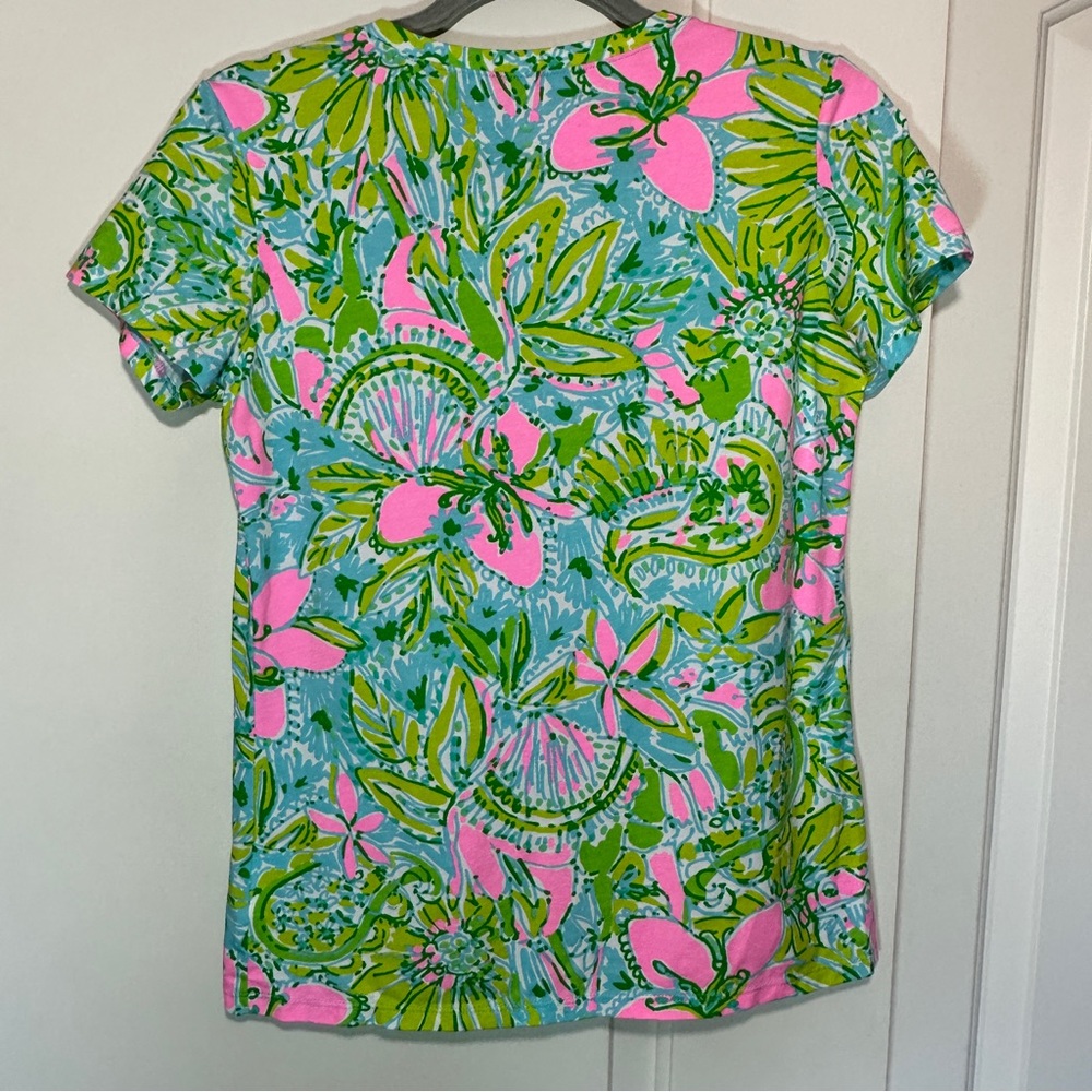 Lilly Pulitzer Michele Coconut Grove Floral Bright V Neck Tee Size Med (like Sm) - Picture 4 of 5